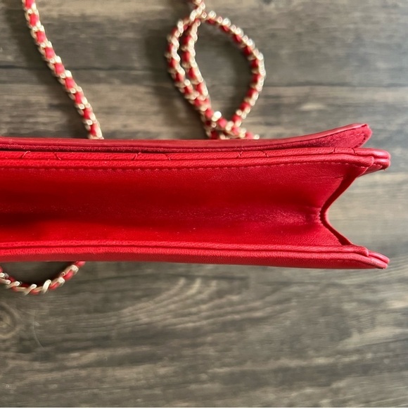 Forever 21 Red Quilted Square Crossbody Long Chain Strap Handbag Purse - Picture 9 of 12